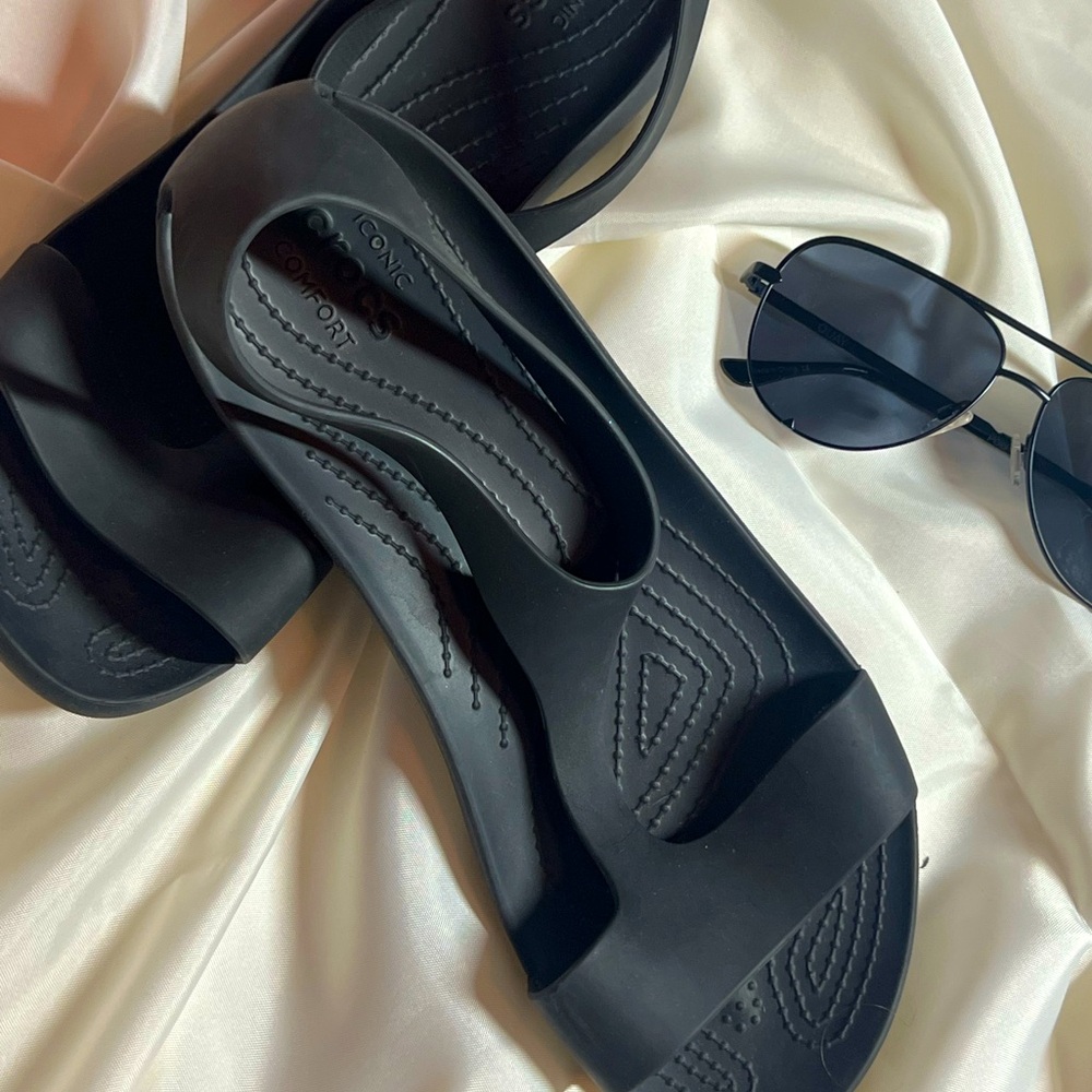 CROCS sandals slip-ons flats BLACK not clogs! waterproof, pool shoes, women’s 10